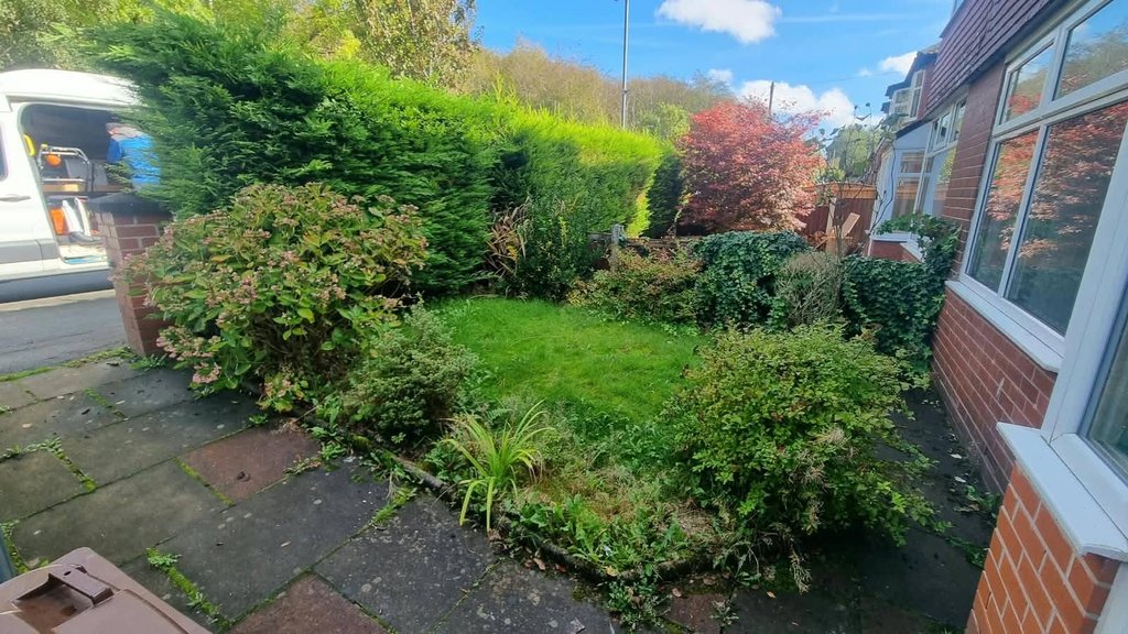 Front garden before a tidy